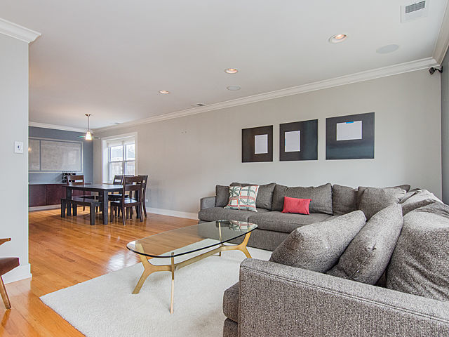 2011 W Belmont Ave #306