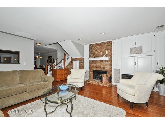 738 W Schubert Ave #2