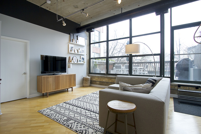 3323 N Paulina St #5G