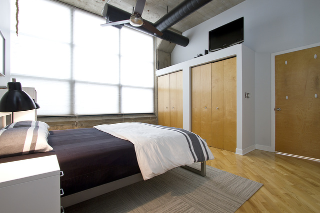 3323 N Paulina St #5G