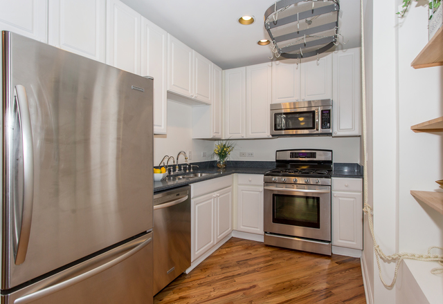 619 W Cornelia Ave #3