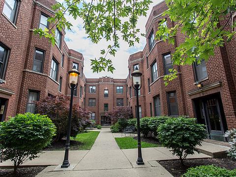 706 W Cornelia Ave #1E