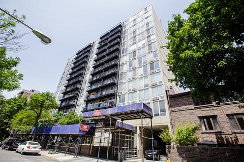 450 W Briar Pl #9C
