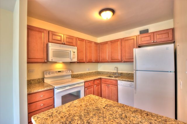 For Sale: 3550 N Lake Shore Dr #APT 209 Chicago, IL 60657