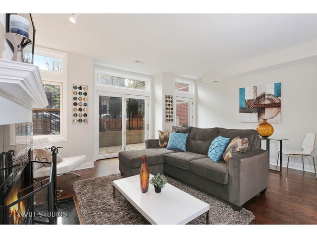2850 N Southport Ave #1