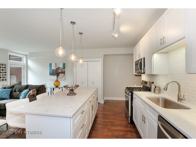 2850 N Southport Ave #1