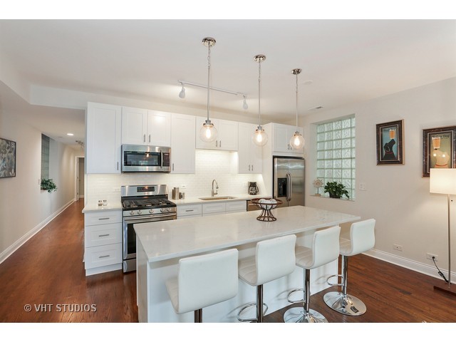 2850 N Southport Ave #1