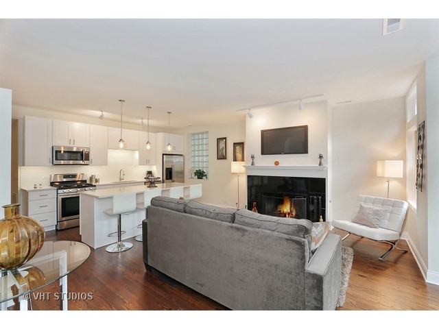 2850 N Southport Ave #1