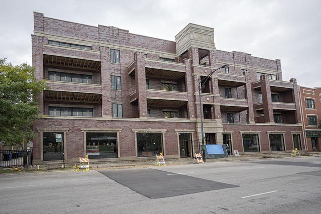 5820 N Clark St N #301