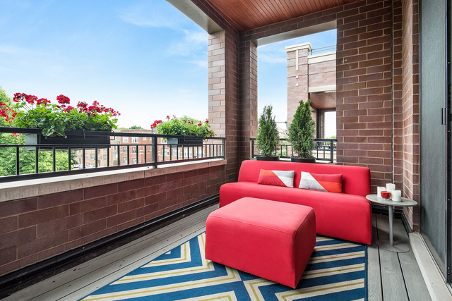 5820 N Clark St N #301