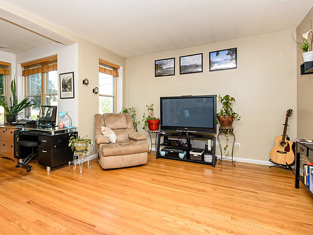 1215 W Rosemont Ave #1