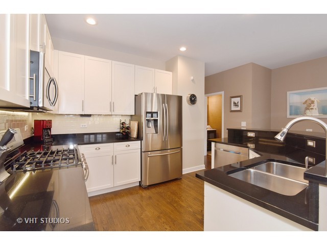 1331 W Granville Ave