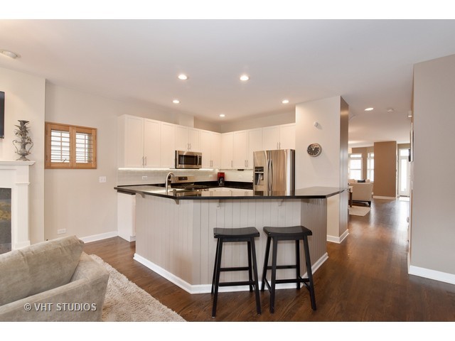 1331 W Granville Ave