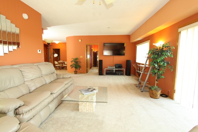For Sale: 7420 W Lawrence Ave #APT 404 Harwood Heights, IL 60706