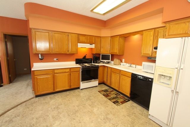 For Sale: 7420 W Lawrence Ave #APT 404 Harwood Heights, IL 60706