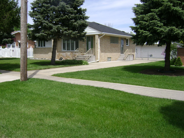 For Sale: Undisclosed Harwood Heights, IL 60706