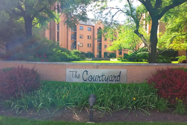 For Sale: 7420 W Lawrence Ave #109 Harwood Heights, IL 60706