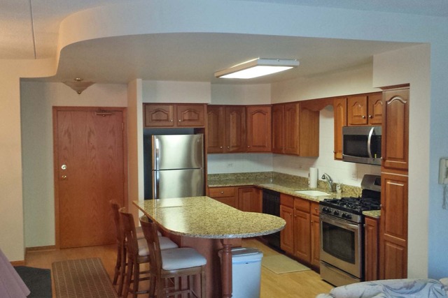 For Sale: 7420 W Lawrence Ave #109 Harwood Heights, IL 60706