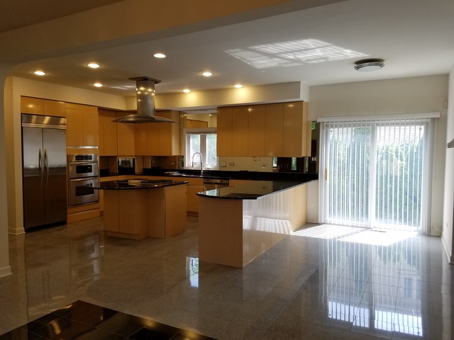 For Sale: 7155 N Karlov Ave Lincolnwood, IL 60712