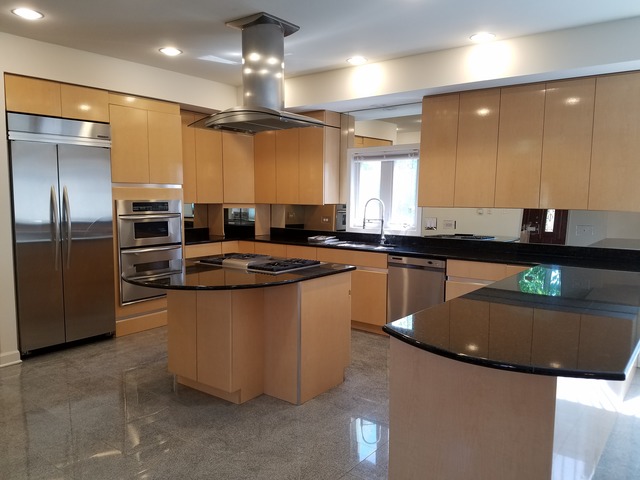 For Sale: 7155 N Karlov Ave Lincolnwood, IL 60712