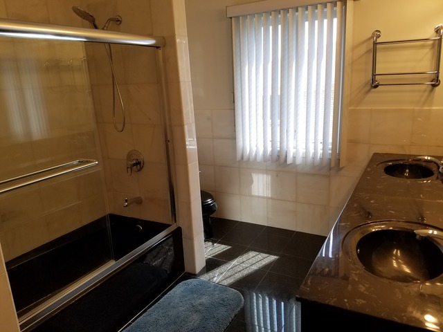 For Sale: 7155 N Karlov Ave Lincolnwood, IL 60712