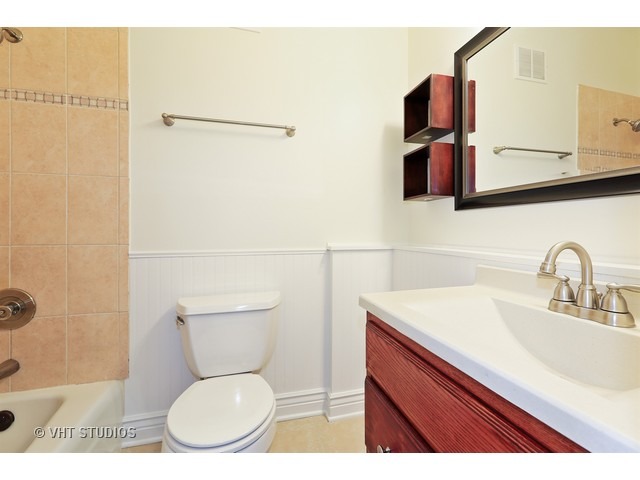 For Sale: 8801 W Golf Rd #APT 1I Niles, IL 60714