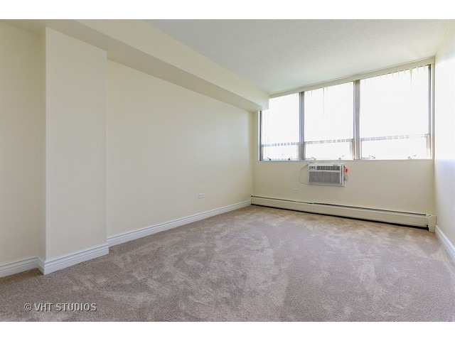 For Sale: 8801 W Golf Rd #APT 1I Niles, IL 60714