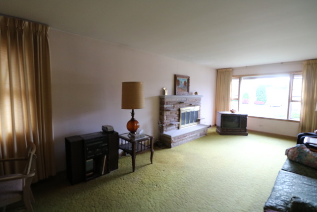 For Sale: 9129 S Clifton Park Ave Evergreen Park, IL 60805
