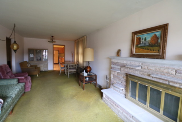 For Sale: 9129 S Clifton Park Ave Evergreen Park, IL 60805