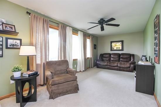 274 W Country Ct