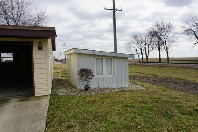 410 E Locust St