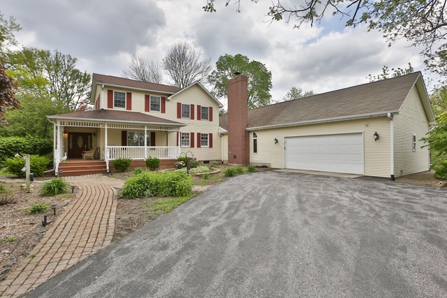 For Sale: 16116 E 7000n Rd Grant Park, IL 60940