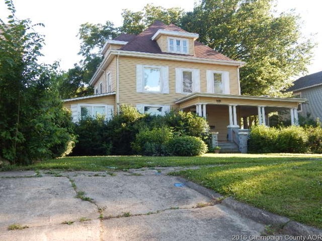 For Sale: 236 E Center St Paxton, IL 60957