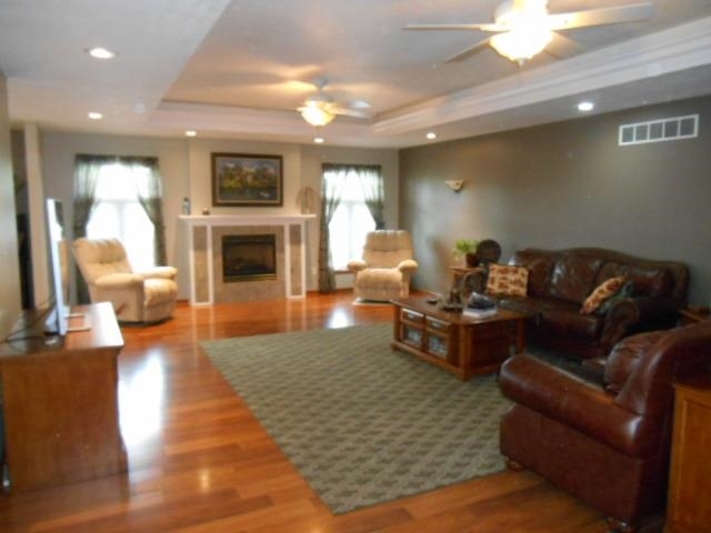 228 Briarwood Dr