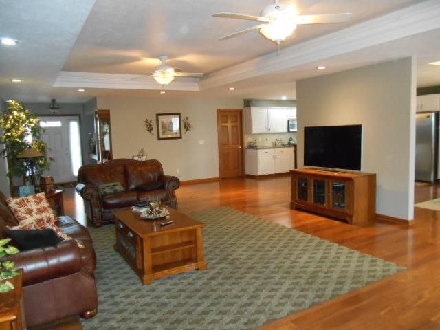 228 Briarwood Dr