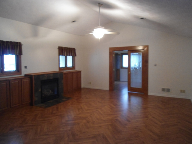 308 N Blackhawk Dr