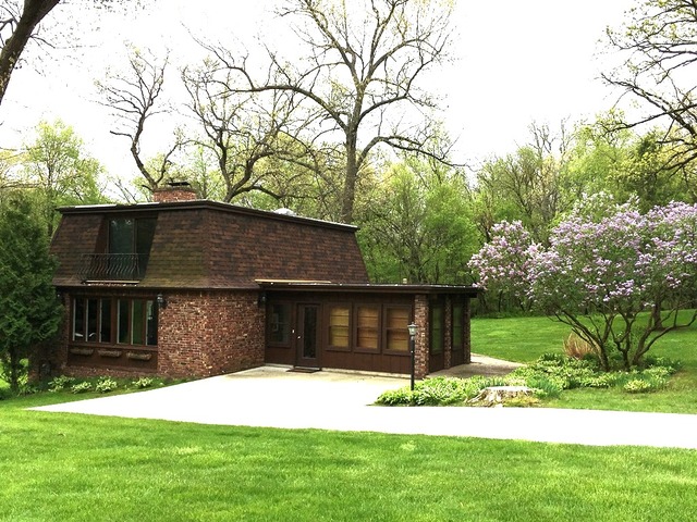 1613 Riverside Cir