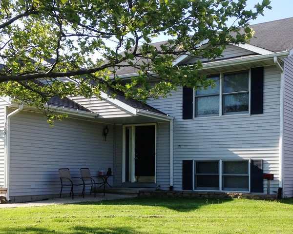 For Sale: 105 Liverpool Dr Poplar Grove, IL 61065