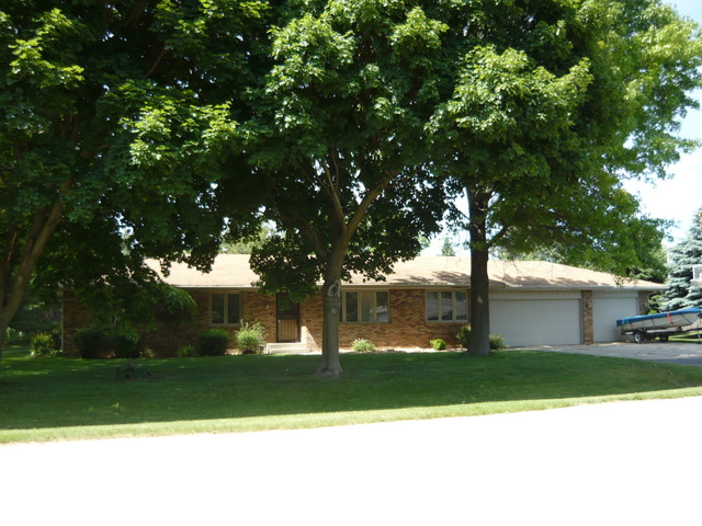 For Sale: 1739 Bracknel Blvd Rockford, IL 61103