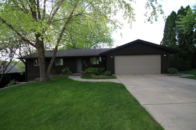 For Sale: 4894 Alpine Park Dr Rockford, IL 61108