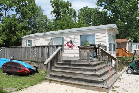 208 Walleye Cir