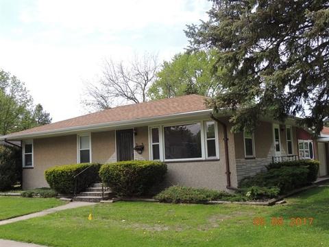 1045 Baker Ave