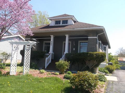 1045 Baker Ave