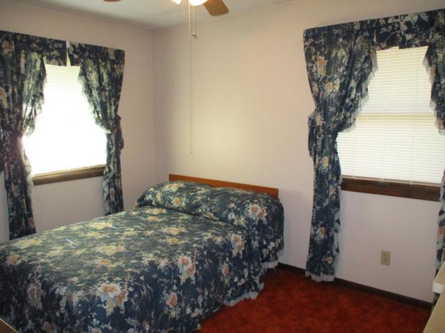 13 Oak Ridge Dr