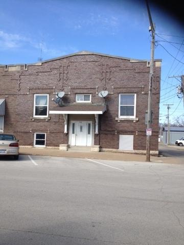210 Oak St
