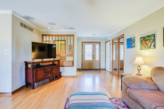 2301 Winchester Dr