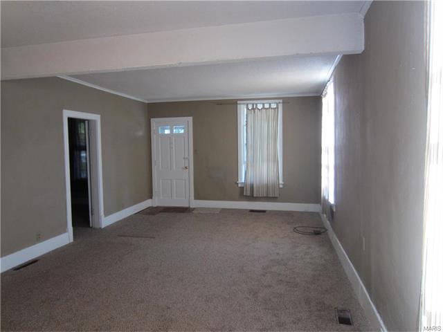 For Sale: 726 W Sycamore St Carrollton, IL 62016