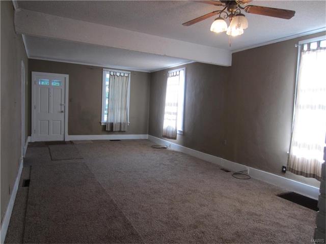 For Sale: 726 W Sycamore St Carrollton, IL 62016