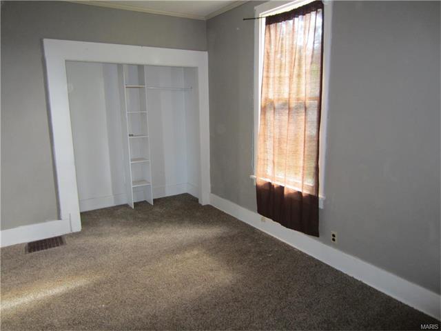 For Sale: 726 W Sycamore St Carrollton, IL 62016