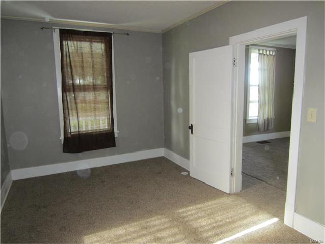 For Sale: 726 W Sycamore St Carrollton, IL 62016